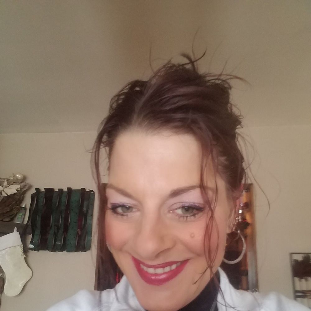 Meet your Posher, Roxanne